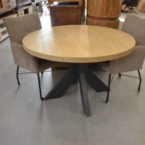 Ronde eiken tafel met metalen spinpoot 120 cm