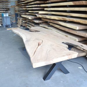 Suar boomstamtafel 300 cm- BT190 – eettafel – tuintafel